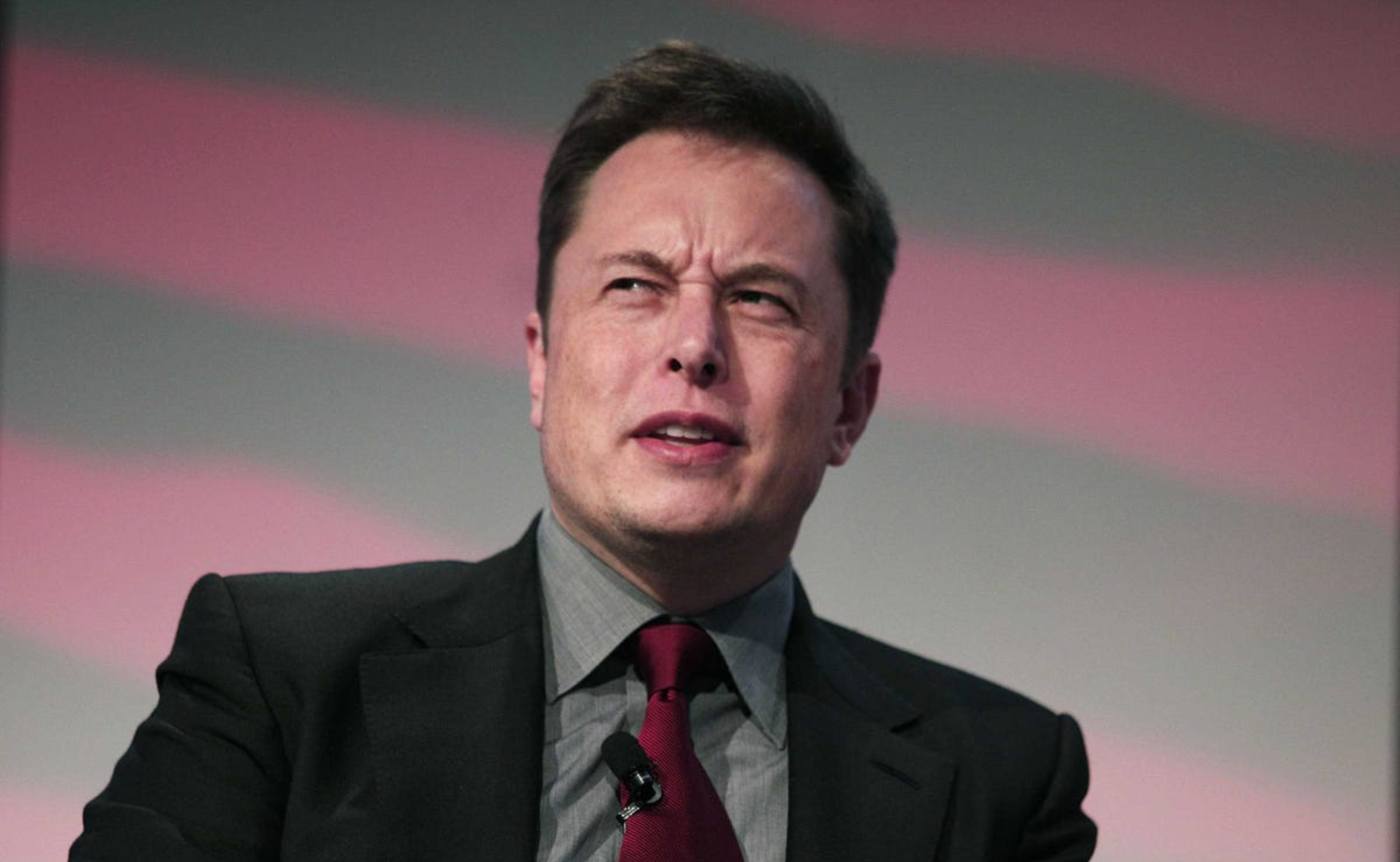 Elon Musk bất ngờ quay trở lại vị trí dẫn đầu danh sách người giàu nhất hành tinh